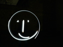 Smiley (Photo d''une lampe torche avec une vitesse très lente)