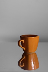 Pause café (2) (Photo issue d'une série de test d'éclairage pour le studio. Parapluie, réflecteur, plaque en alu ... Tasse de café)