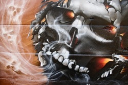 Fumer tue (Photo d'un graffiti issu d'une série prise à Soisy-sur-Seine (91))